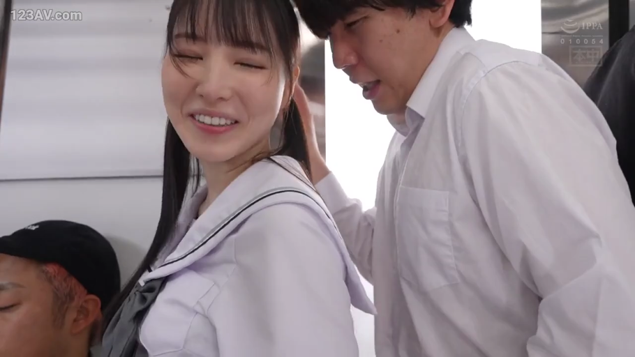 面部 · 站姿 · 水手服 · 电车