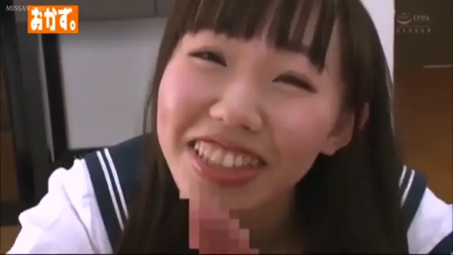 室内 · 顔部のクローズアップ · 正坐 · 清純スタイル · 喜悦の笑顔 · 日式水手服 · 含吮动作 · 打码物体