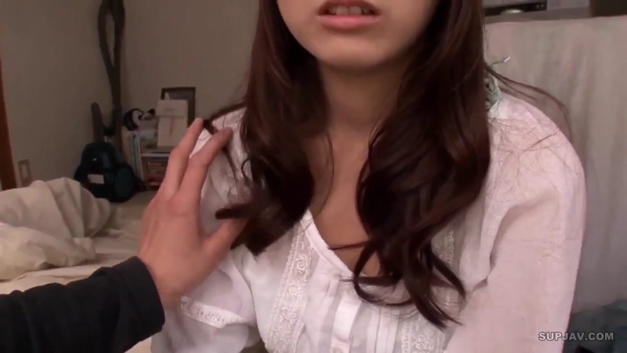 室内 · 脸部特写 · 颜射 · 精液 · 仰视 · 碎花上衣 · 满足