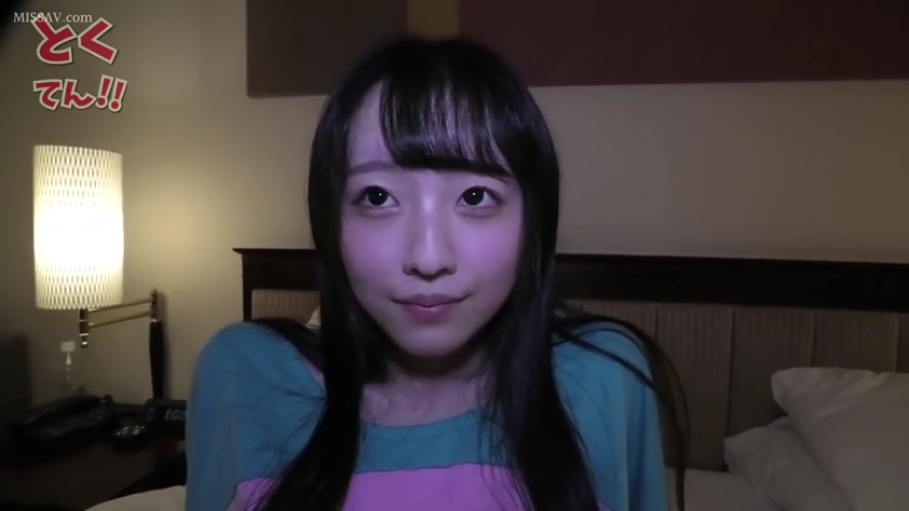 室内 · 坐姿 · 全裸 · 面部特写 · 快感表情 · 收音机 · 接受口交行为 · 熟女标签
