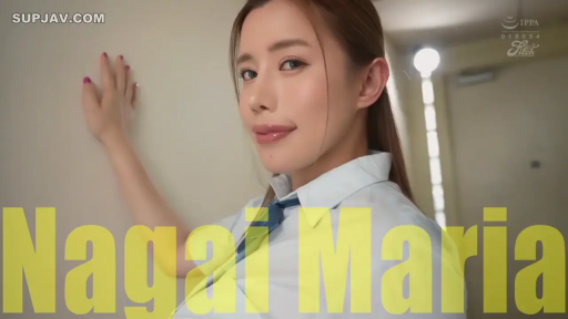 室内 · 制服 · 字幕 · 横向き · 摆拍 · 微笑 · 半身 · 墙壁