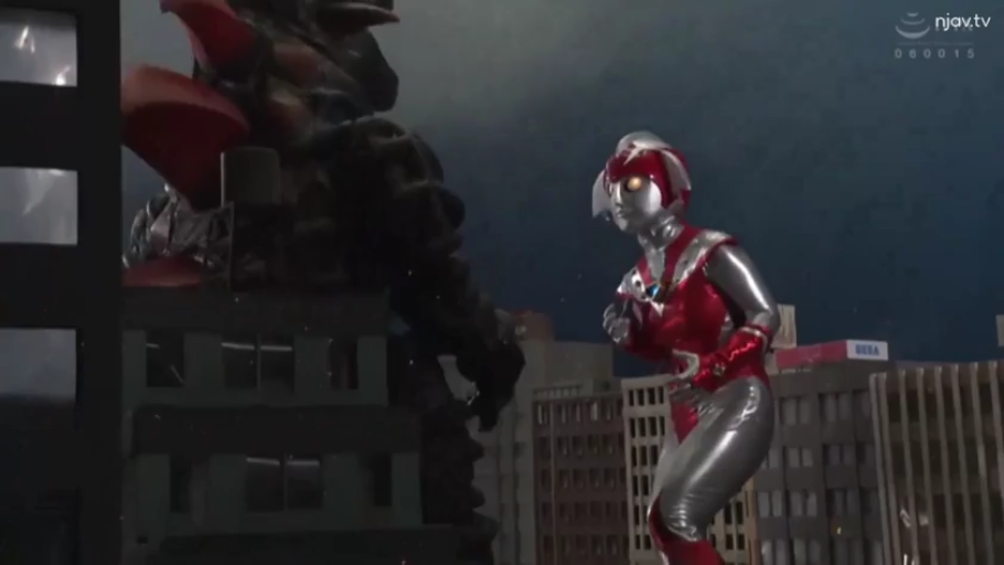 对峙 · 格斗姿势 · 红色特摄服 · 微缩模型场景 · 怪兽模型 · 奥特曼模仿