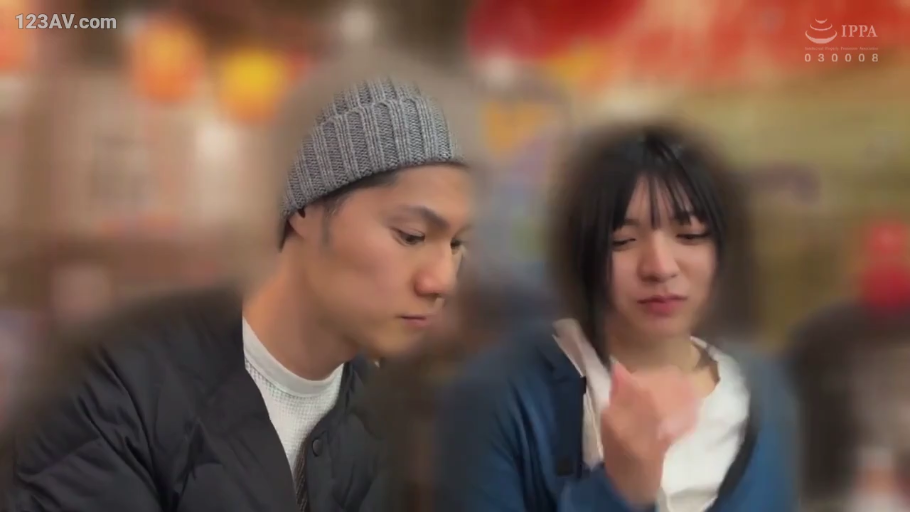室内 · 全身 · 比基尼 · 站姿 · 沙发 · 摆拍 · 微笑 · 客厅