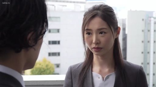 交谈 · 面部 · 忧郁 · 剧情 · 对视 · 户外 · 职业正装