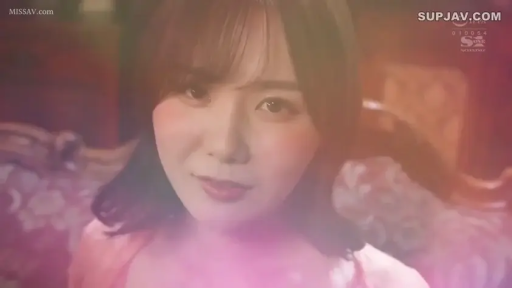 顔部のクローズアップ · 寝室 · 诱惑 · 凝視 · 粉色内衣 · 正对镜头 · 柔焦