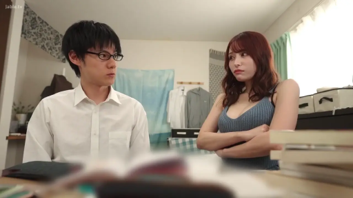 Indoor · Sitting Posture · Medium shot · 居家 · Books · 挑逗 · 蓝色背心 · 不屑