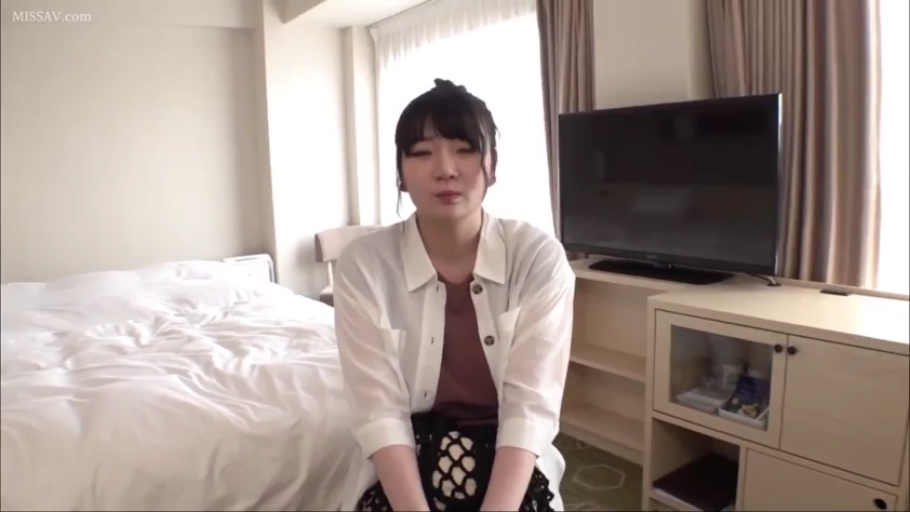 座り姿勢 · 中景 · ホテルルーム · カメラに向かって · 自然 · 白色衬衫 · 日本AV · 电视
