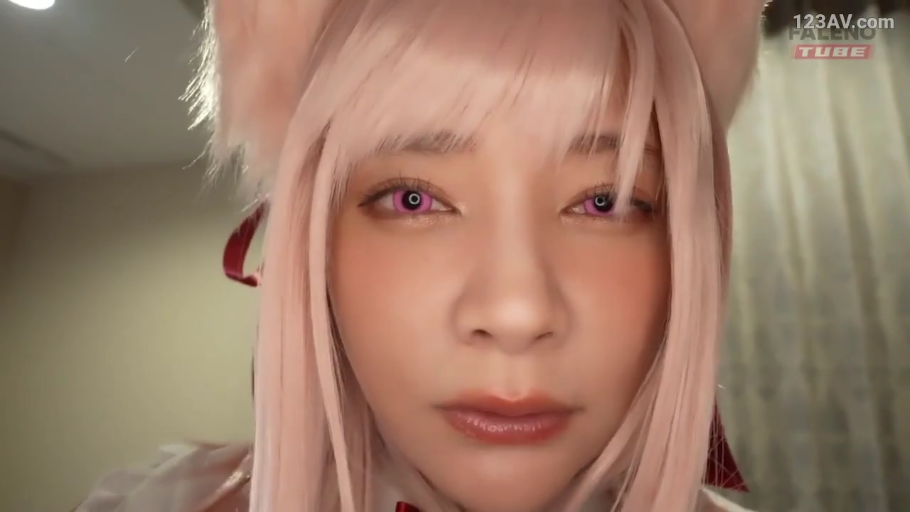 室内 · 脸部特写 · 自然 · 注视 · POV · 靠近镜头 · 角色扮演服 · 兽耳