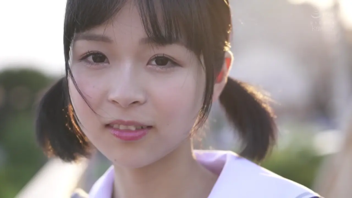 手部 · 户外 · 栏杆 · 学生装 · 等待 · 柔焦 · 扶栏