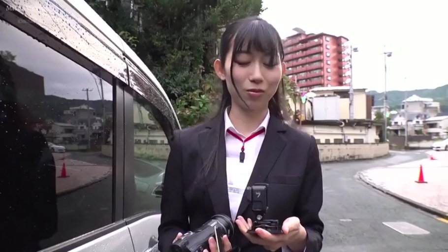 室内 · 沉思 · 忧郁 · 面部特写 · 托腮 · 日常装 · 唯美