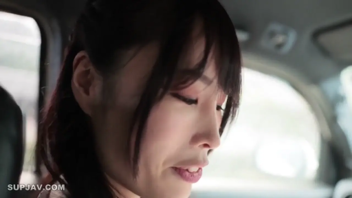 Sitting Posture · Lower your head · 平静 · Casual clothes · 车内 · 汽车座椅 · 面部侧写