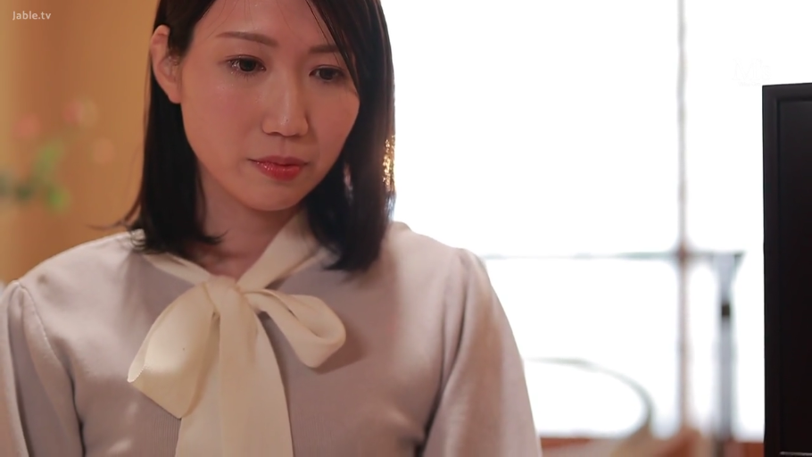 跪坐 · 眼镜 · 口交 · 和室 · 抹胸 · 半身 · 多人 · 认真
