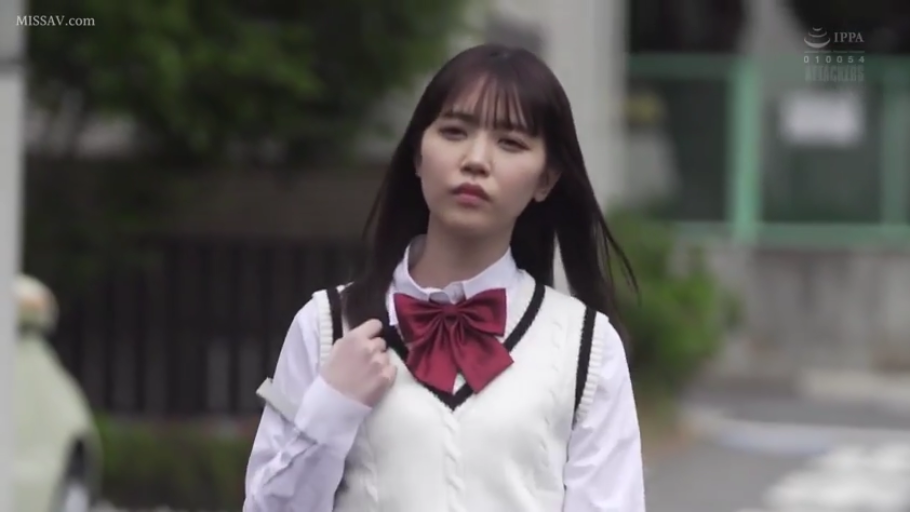 全身 · 红格裙 · 街道 · 行走 · 制服诱惑 · 走路 · 学生书包