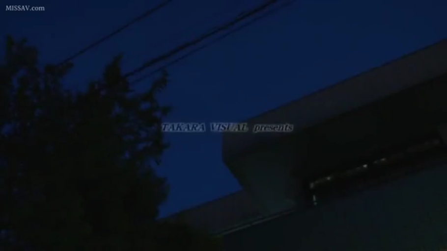 全裸 · 享受 · 自慰 · 仰卧 · 床上 · 私处 · 按摩棒 · 无码