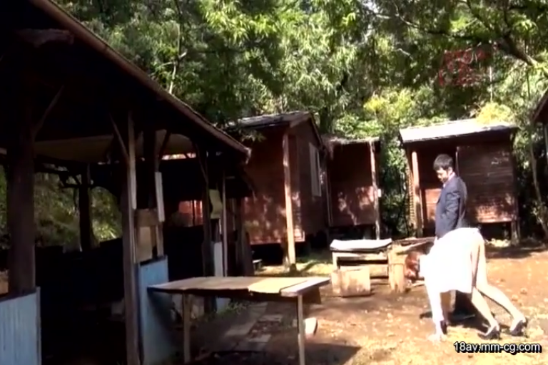 性交 · 后入式 · 西装 · 木屋