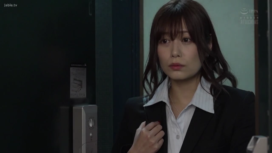 室内 · 憂鬱 · 站立 · 半身 · ビジネススーツ · 凝視 · OL · ショルダーバッグ