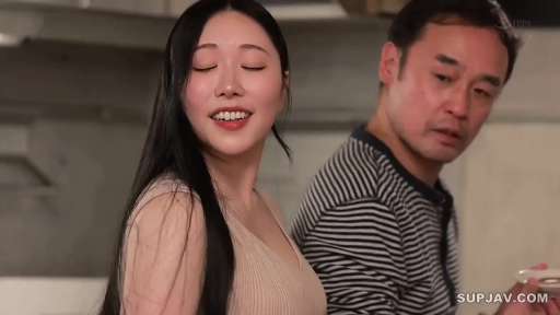 悦楽 · 横向き · 中景 · 居家 · キッチン · 餐具 · ニットトップス · 说笑