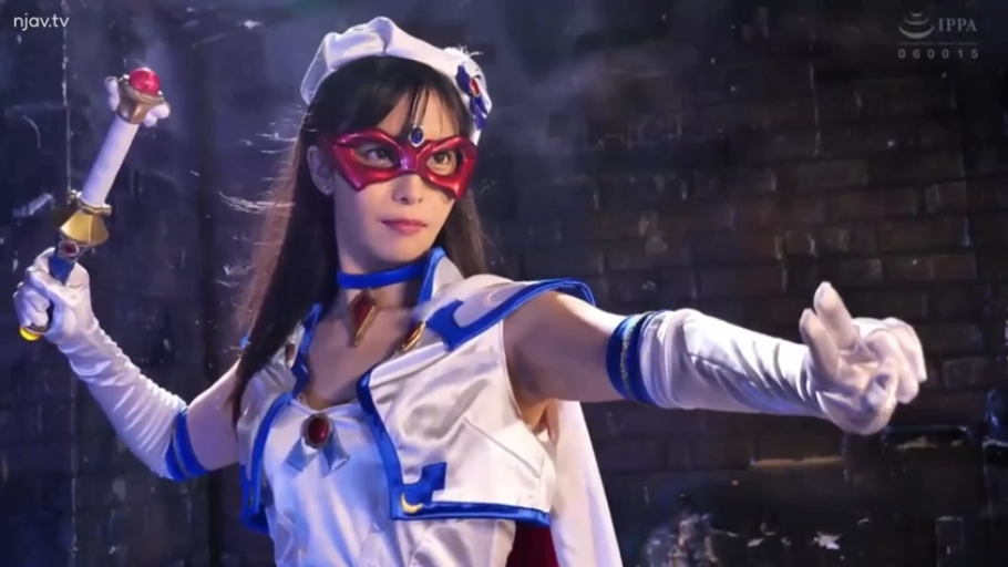 严肃 · 中景 · 摆拍 · 影棚 · 蒙面 · 战斗姿态 · Cosplay制服 · 魔法杖