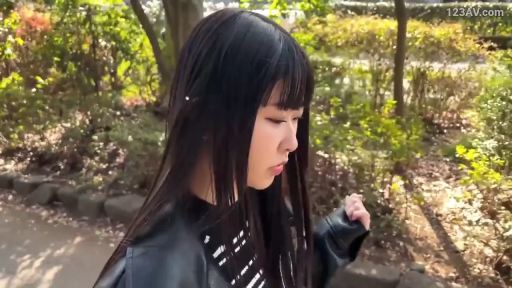 中景 · 平静 · 行走 · 皮夹克 · 屋外 · 散歩 · 街拍