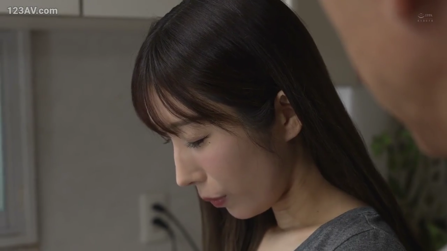俯身 · 卧室 · 白衬衫 · 注视 · 阴茎 · 近景 · 短发 · 手淫