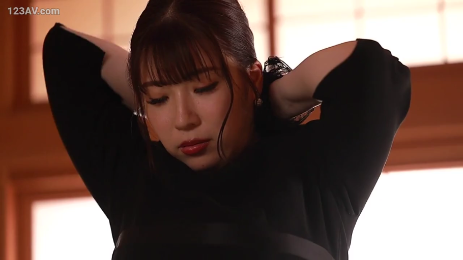 忧郁 · 和室 · 中景 · 举手 · 日本AV · 扎头发 · 丧服