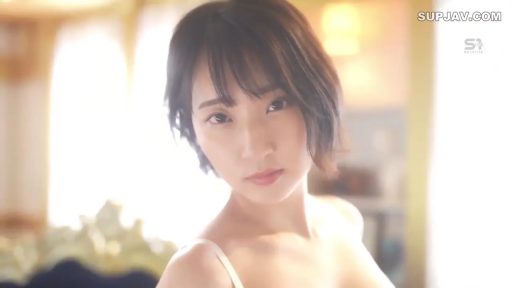 室内 · 胸部 · 摆拍 · 清纯 · 柔光 · 白色蕾丝文胸 · 侧站