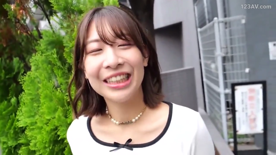 趴姿 · 臀部 · 榻榻米 · 后入 · 条纹衫 · 挣扎 · 凌辱