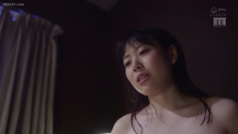 面部 · 全裸 · 仰卧 · 诱惑 · 被褥 · 美甲 · 吮吸 · 被窝