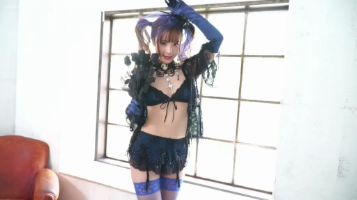 跪坐 · 角色扮演 · 中景 · 兴奋 · 书架 · 手淫 · 学生装 · 图书馆