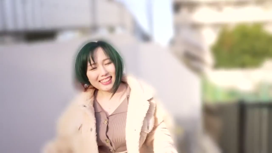 站立 · 中景 · 户外 · 抓绒外套