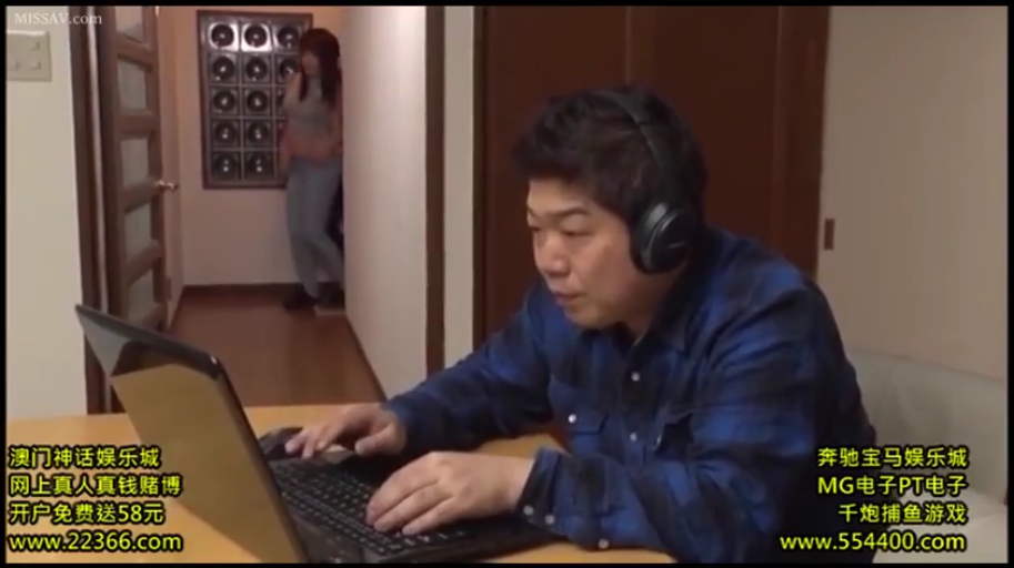 交谈 · 手提包 · 躺卧 · 全景 · 平静 · 病号服 · 医院病房 · 探病