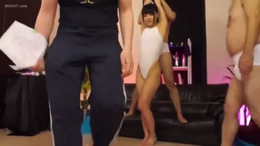 性交 · 眼镜 · 迷离 · 走廊 · 否 · 熟女 · 白色吊带 · 站立后入