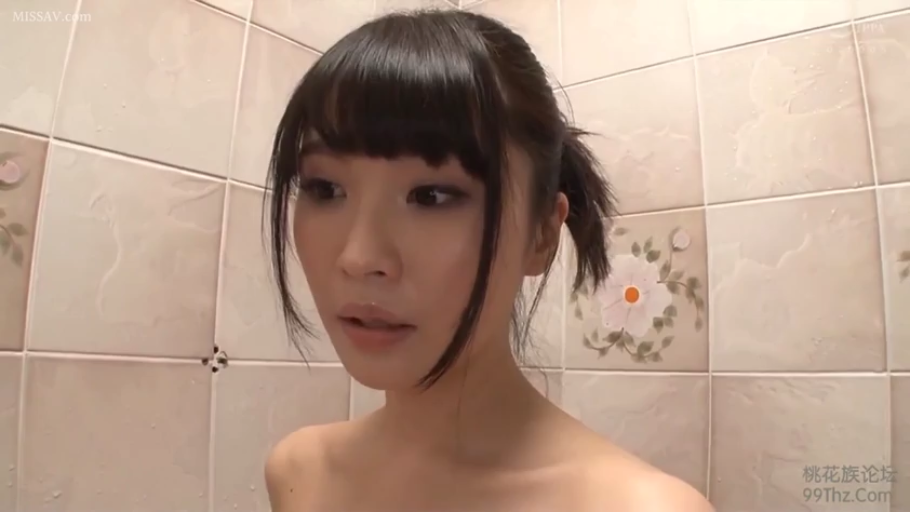 顔部のクローズアップ · 全裸 · 浴室 · 凝視 · 惊讶 · 正面 · 亚洲