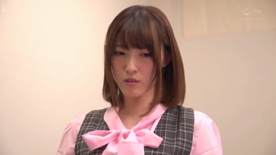 室内 · 面部 · 站姿 · 衬衫 · 男性 · 惊讶 · 说话 · 标语