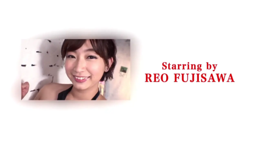 室内 · 字幕 · 微笑 · カメラに向かって · 顔のクローズアップ · 演员介绍 · 黑色泳装 · 正面