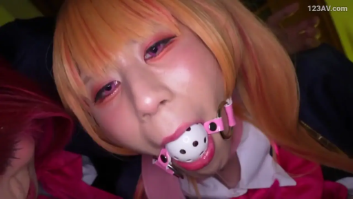室内 · 面部 · 迷離 · BDSM · 束缚 · 俯视 · Cosplay制服 · 粉色口嚼子