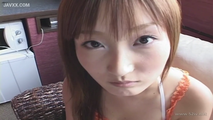 室内 · 俯身 · 脸部特写 · 微笑 · 裸体 · 注视