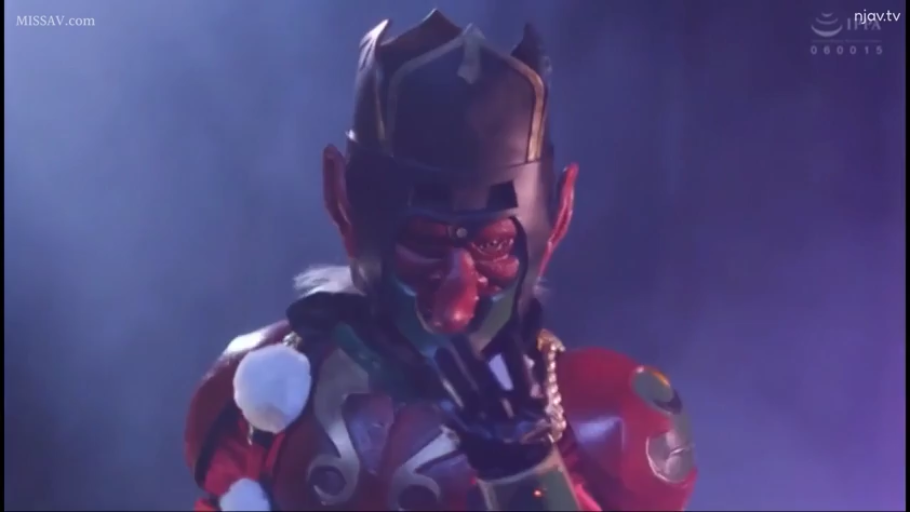 Serious · Stand · Display · 暗室 · Half-body close-up · 特摄题材 · 特摄装 · 天狗面具