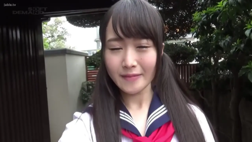 脸部特写 · 甜美 · 站立 · 微笑 · 户外 · 水手服 · 双马尾