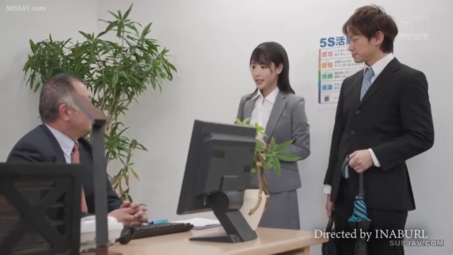 严肃 · 办公室 · 站立 · 中景 · 电脑 · 职业装 · 剧情 · 交流