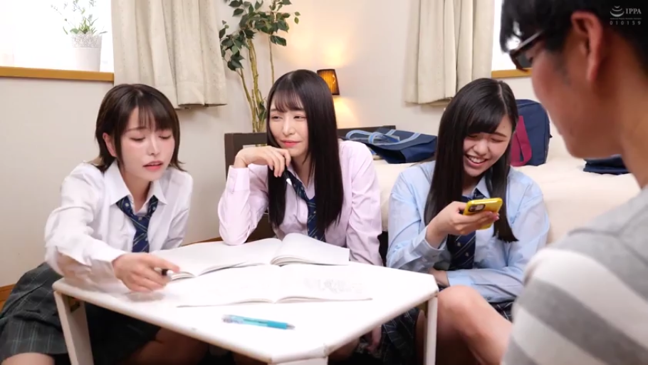 卧室 · 剧情 · 远景 · JK制服 · 笑容 · 坐位 · 书本 · 学习