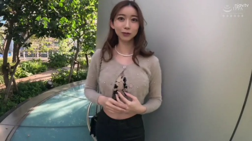 室内 · 坐姿 · 全裸 · 巨乳 · 按摩油 · 乳房 · 油压按摩