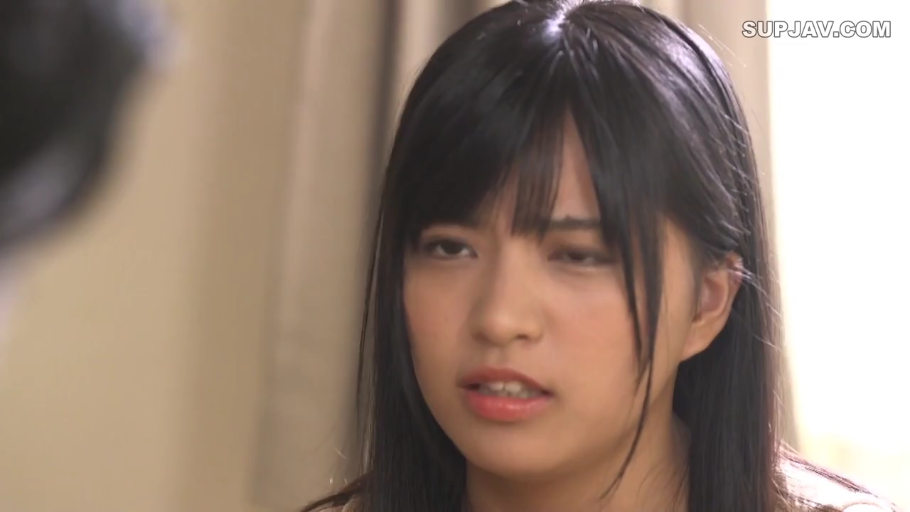 室内 · 顔部のクローズアップ · 迷離 · カジュアルウェア · 对视 · 正面 · 黑长直