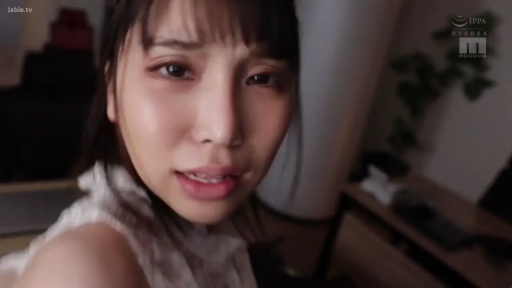 室内 · 身をかがめる · 顔部のクローズアップ · 迷離 · うめき声 · 白色蕾丝衫