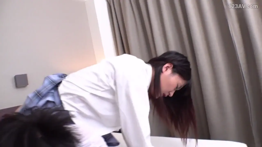 坐姿 · 和室 · 中景 · 开心 · 浴衣 · 生活感 · 举杯饮酒 · 酒水食物