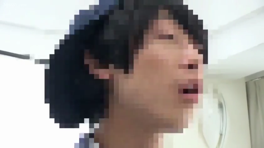 Indoor · Mosaic · Intoxicated · 面部特写 · Casual wear · Tilt head back · moan