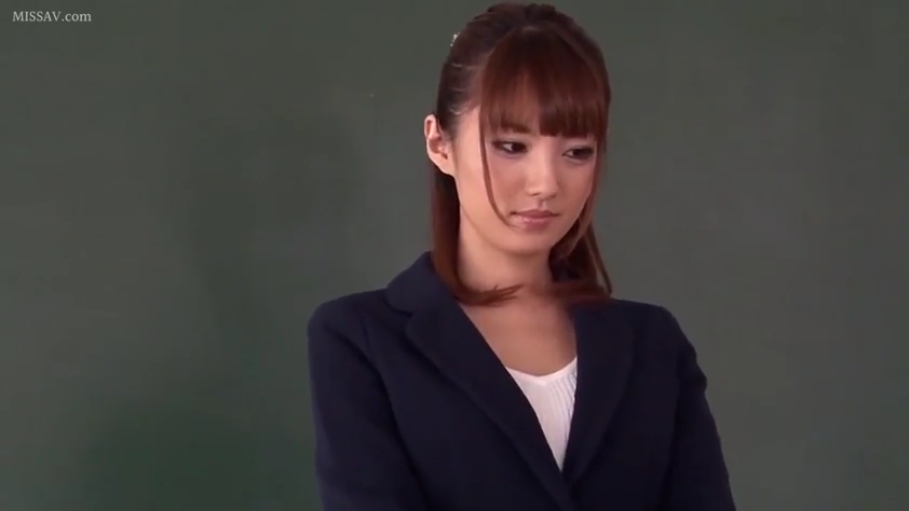 室内 · 脸部 · 全裸 · 办公椅 · 仰卧 · 注视镜头 · 开心