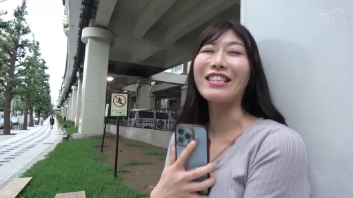专注 · 全景 · 客厅 · 跪姿 · 卫衣 · 避孕套 · 综艺企划 · 戴避孕套挑战