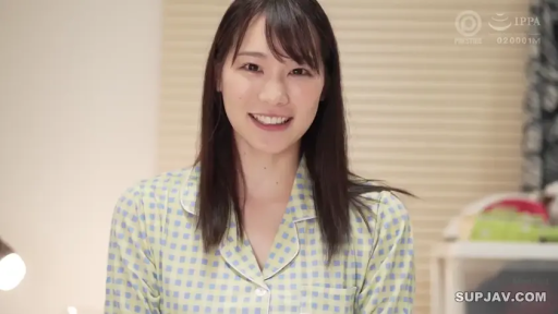 卧室 · 仰卧开腿 · 享受 · T恤 · 床 · 成人内容 · 生殖器 · 手动抚弄