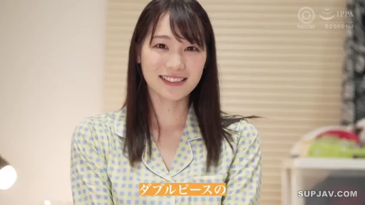 坐姿 · 委屈 · 中景 · 沙发 · 客厅 · 休闲服饰 · 男女 · 纠缠